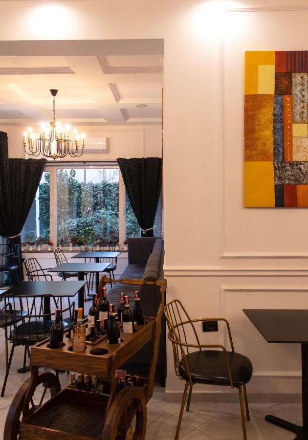 Venis 4* Tirana