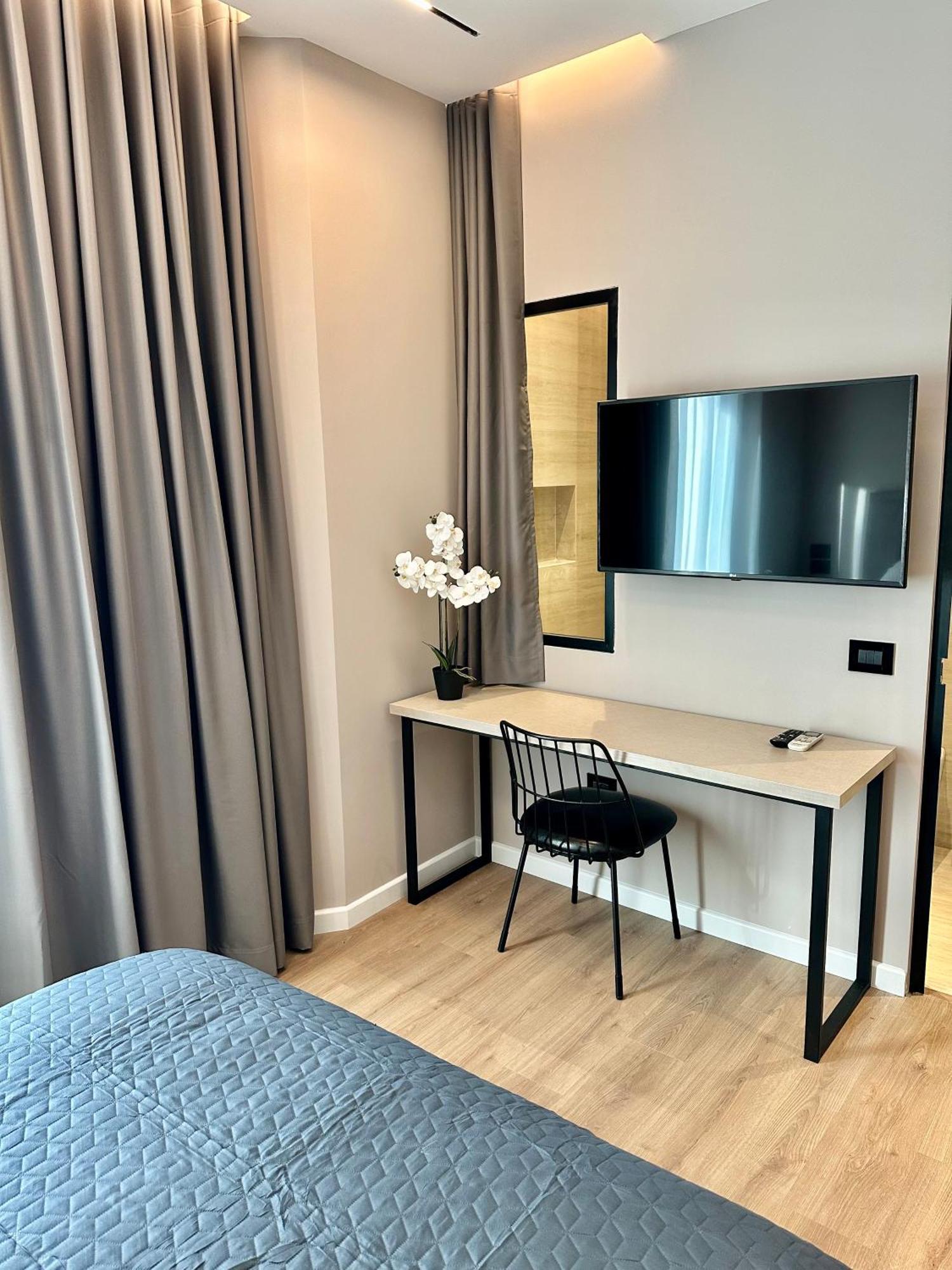 Venis Hotel
